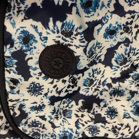 Kipling Lunch Bag NWT Navy Blue and White Flowers - Picture 6 of 8
